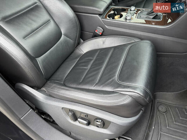 Черный Фольксваген Туарег, объемом двигателя 2.97 л и пробегом 278 тыс. км за 23990 $, фото 48 на Automoto.ua