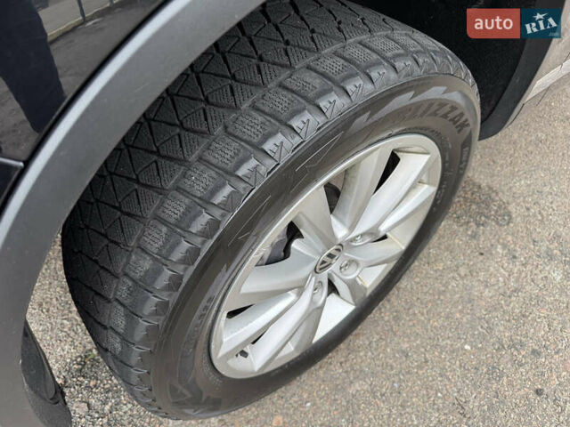 Черный Фольксваген Туарег, объемом двигателя 2.97 л и пробегом 278 тыс. км за 23990 $, фото 16 на Automoto.ua