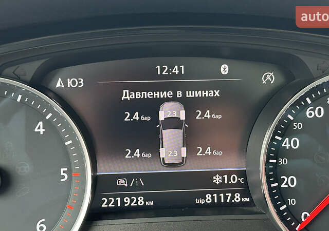 Черный Фольксваген Туарег, объемом двигателя 3 л и пробегом 223 тыс. км за 30000 $, фото 38 на Automoto.ua