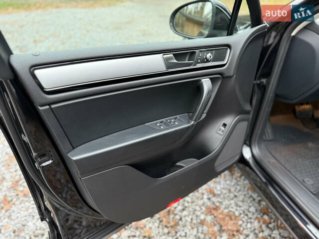 Чорний Фольксваген Туарег, об'ємом двигуна 3 л та пробігом 123 тис. км за 34900 $, фото 33 на Automoto.ua
