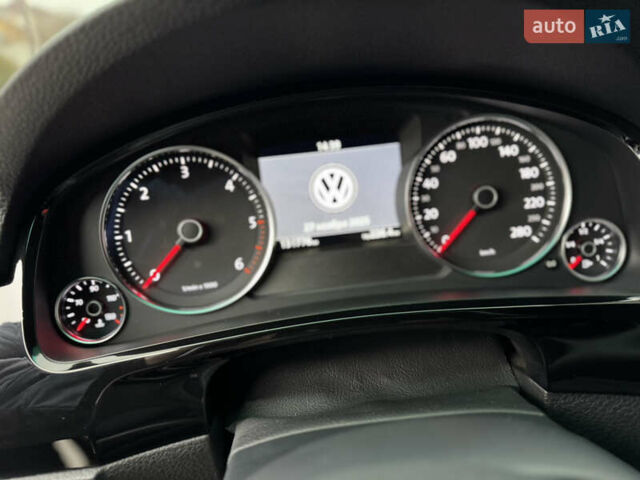 Черный Фольксваген Туарег, объемом двигателя 2.97 л и пробегом 131 тыс. км за 31000 $, фото 12 на Automoto.ua
