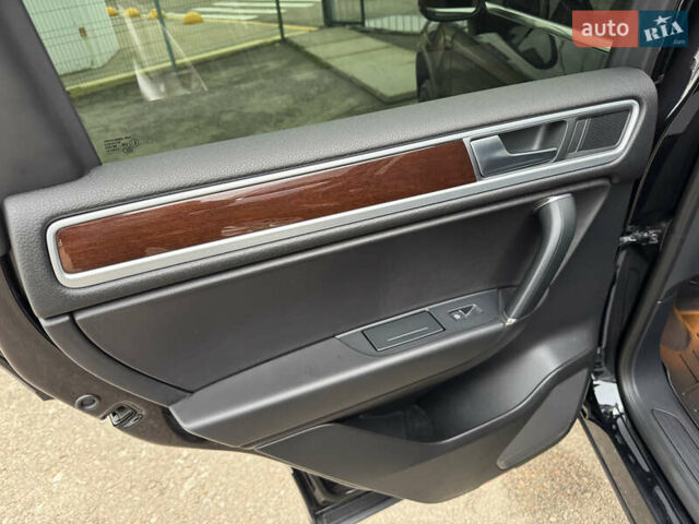 Черный Фольксваген Туарег, объемом двигателя 2.97 л и пробегом 278 тыс. км за 23990 $, фото 37 на Automoto.ua