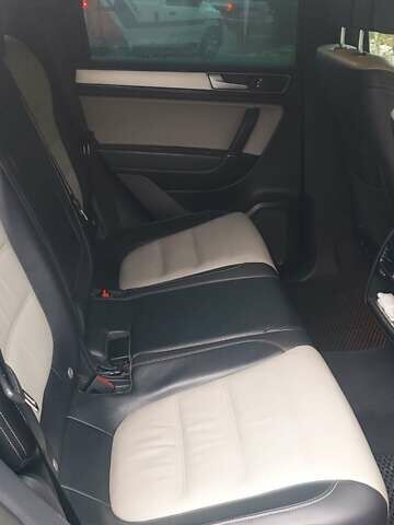 Черный Фольксваген Туарег, объемом двигателя 3.6 л и пробегом 135 тыс. км за 20000 $, фото 2 на Automoto.ua