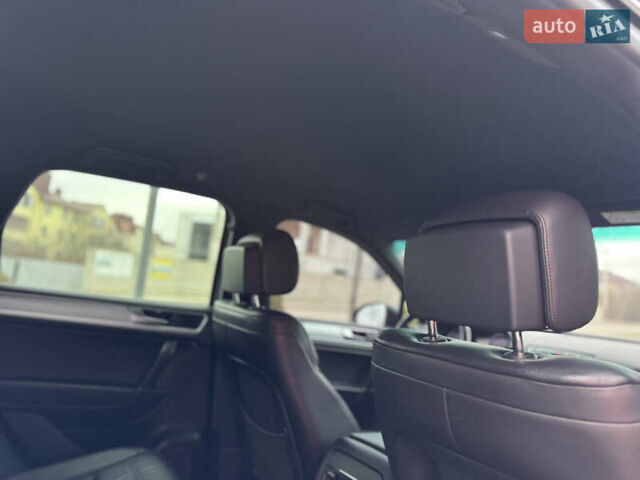 Черный Фольксваген Туарег, объемом двигателя 2.97 л и пробегом 131 тыс. км за 31000 $, фото 7 на Automoto.ua