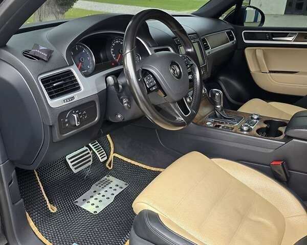 Черный Фольксваген Туарег, объемом двигателя 3 л и пробегом 230 тыс. км за 34500 $, фото 7 на Automoto.ua