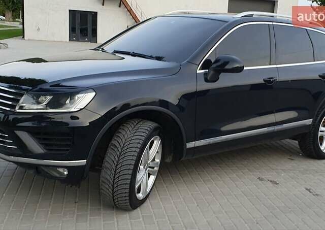 Черный Фольксваген Туарег, объемом двигателя 3 л и пробегом 230 тыс. км за 34500 $, фото 3 на Automoto.ua