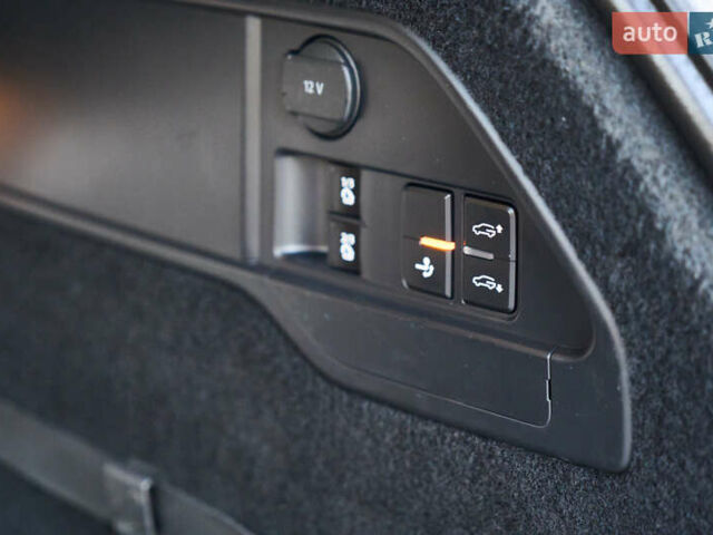 Черный Фольксваген Туарег, объемом двигателя 2.97 л и пробегом 259 тыс. км за 29700 $, фото 31 на Automoto.ua