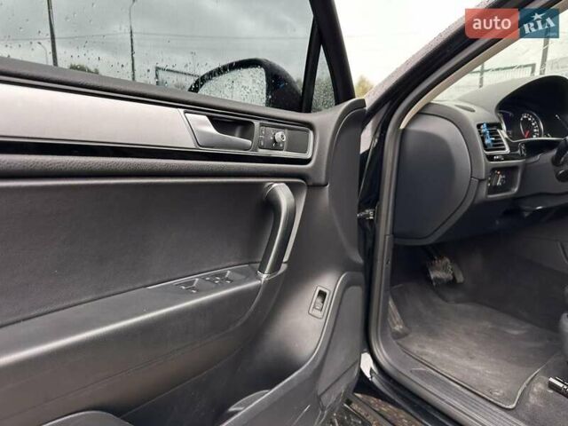 Чорний Фольксваген Туарег, об'ємом двигуна 3 л та пробігом 271 тис. км за 23900 $, фото 23 на Automoto.ua
