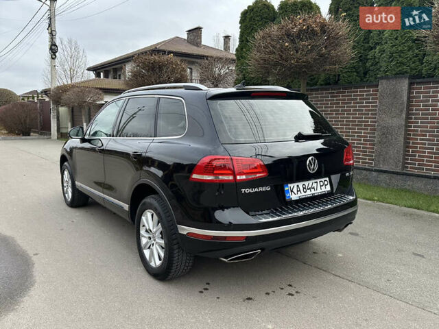 Чорний Фольксваген Туарег, об'ємом двигуна 3 л та пробігом 218 тис. км за 26800 $, фото 3 на Automoto.ua