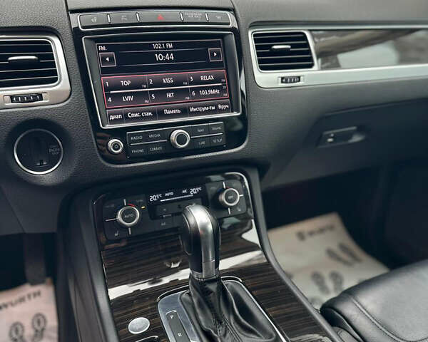 Черный Фольксваген Туарег, объемом двигателя 2.97 л и пробегом 253 тыс. км за 24999 $, фото 16 на Automoto.ua