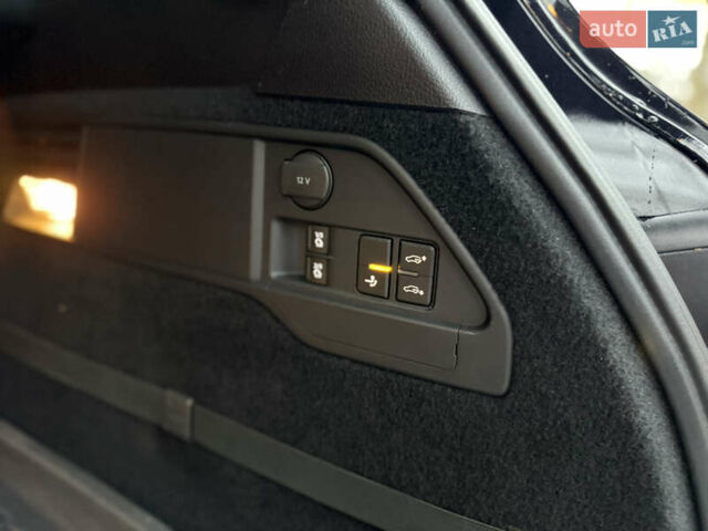 Чорний Фольксваген Туарег, об'ємом двигуна 3 л та пробігом 123 тис. км за 34900 $, фото 59 на Automoto.ua