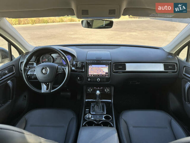 Чорний Фольксваген Туарег, об'ємом двигуна 3 л та пробігом 248 тис. км за 27500 $, фото 18 на Automoto.ua