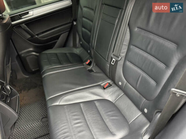 Черный Фольксваген Туарег, объемом двигателя 2.97 л и пробегом 131 тыс. км за 31000 $, фото 9 на Automoto.ua