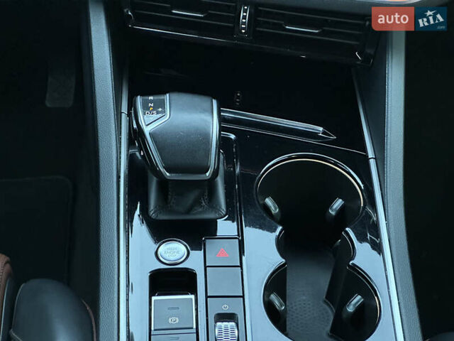 Черный Фольксваген Туарег, объемом двигателя 3 л и пробегом 259 тыс. км за 38999 $, фото 73 на Automoto.ua