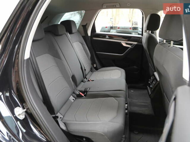 Чорний Фольксваген Туарег, об'ємом двигуна 2.99 л та пробігом 120 тис. км за 35000 $, фото 8 на Automoto.ua