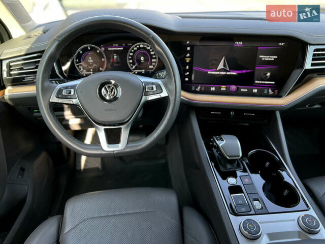 Чорний Фольксваген Туарег, об'ємом двигуна 3 л та пробігом 166 тис. км за 49900 $, фото 9 на Automoto.ua