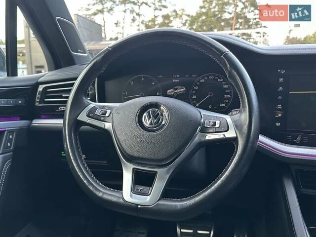 Черный Фольксваген Туарег, объемом двигателя 2.97 л и пробегом 264 тыс. км за 44000 $, фото 29 на Automoto.ua