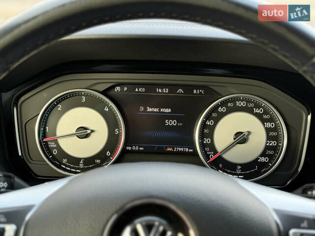 Черный Фольксваген Туарег, объемом двигателя 2.97 л и пробегом 280 тыс. км за 37900 $, фото 19 на Automoto.ua