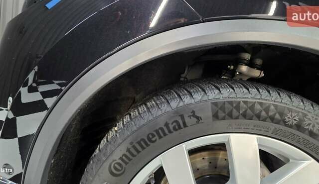 Черный Фольксваген Туарег, объемом двигателя 2.97 л и пробегом 180 тыс. км за 48500 $, фото 8 на Automoto.ua