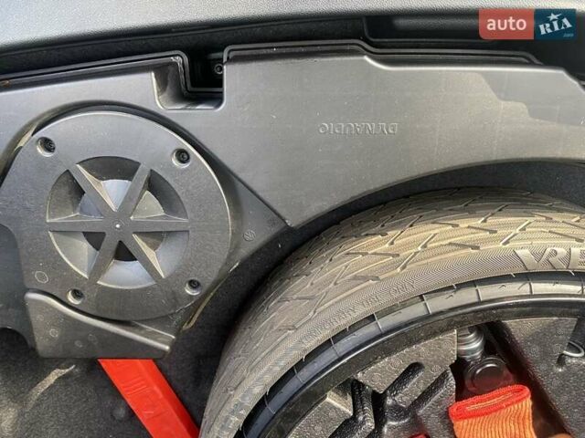 Черный Фольксваген Туарег, объемом двигателя 2.97 л и пробегом 231 тыс. км за 45500 $, фото 27 на Automoto.ua