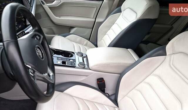 Черный Фольксваген Туарег, объемом двигателя 3 л и пробегом 189 тыс. км за 42800 $, фото 69 на Automoto.ua