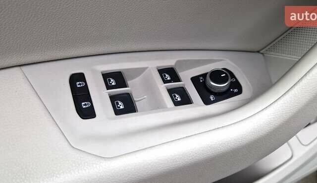 Черный Фольксваген Туарег, объемом двигателя 3 л и пробегом 189 тыс. км за 42800 $, фото 38 на Automoto.ua