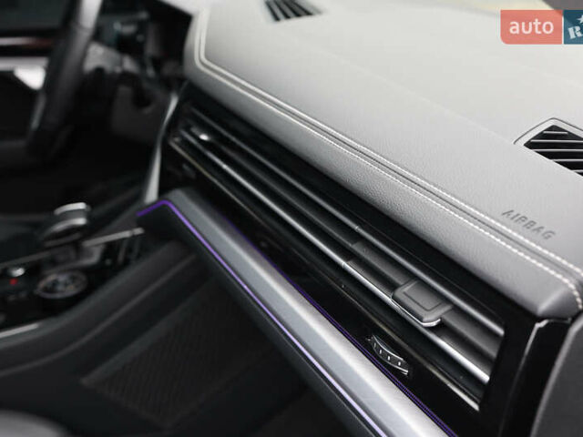 Черный Фольксваген Туарег, объемом двигателя 2.97 л и пробегом 252 тыс. км за 40500 $, фото 34 на Automoto.ua