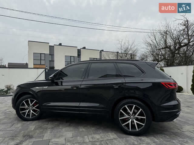 Чорний Фольксваген Туарег, об'ємом двигуна 3 л та пробігом 105 тис. км за 57888 $, фото 25 на Automoto.ua