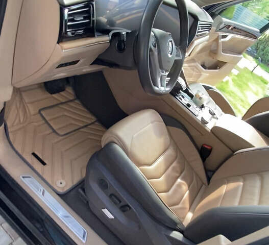 Черный Фольксваген Туарег, объемом двигателя 3 л и пробегом 248 тыс. км за 35000 $, фото 4 на Automoto.ua