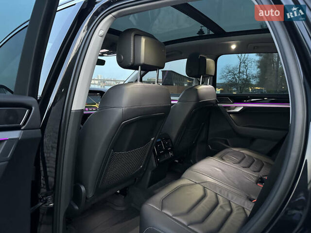 Черный Фольксваген Туарег, объемом двигателя 3 л и пробегом 229 тыс. км за 39999 $, фото 36 на Automoto.ua