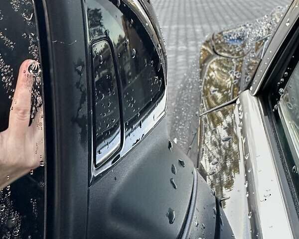 Черный Фольксваген Туарег, объемом двигателя 2.97 л и пробегом 264 тыс. км за 44000 $, фото 80 на Automoto.ua