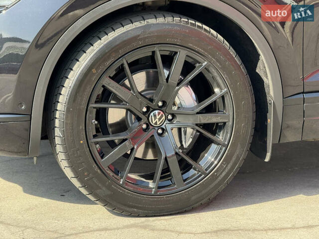 Чорний Фольксваген Туарег, об'ємом двигуна 2.97 л та пробігом 206 тис. км за 45000 $, фото 9 на Automoto.ua