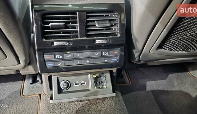 Черный Фольксваген Туарег, объемом двигателя 2.97 л и пробегом 180 тыс. км за 48500 $, фото 22 на Automoto.ua