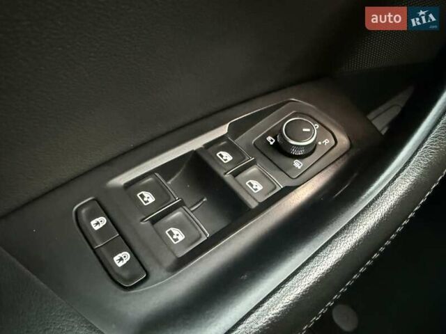 Черный Фольксваген Туарег, объемом двигателя 2.97 л и пробегом 187 тыс. км за 45500 $, фото 32 на Automoto.ua