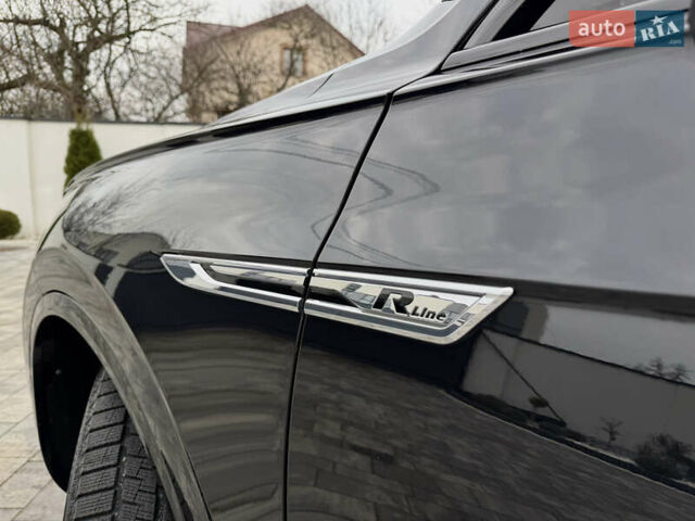 Чорний Фольксваген Туарег, об'ємом двигуна 3 л та пробігом 105 тис. км за 57888 $, фото 14 на Automoto.ua