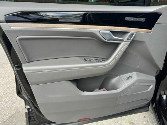 Черный Фольксваген Туарег, объемом двигателя 3 л и пробегом 194 тыс. км за 40500 $, фото 22 на Automoto.ua