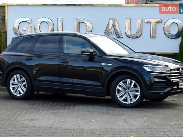 Черный Фольксваген Туарег, объемом двигателя 2.97 л и пробегом 115 тыс. км за 39900 $, фото 2 на Automoto.ua