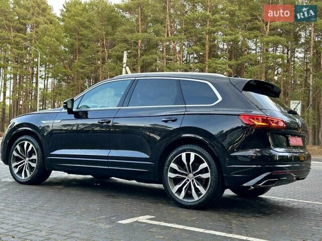 Черный Фольксваген Туарег, объемом двигателя 2.97 л и пробегом 264 тыс. км за 44000 $, фото 22 на Automoto.ua