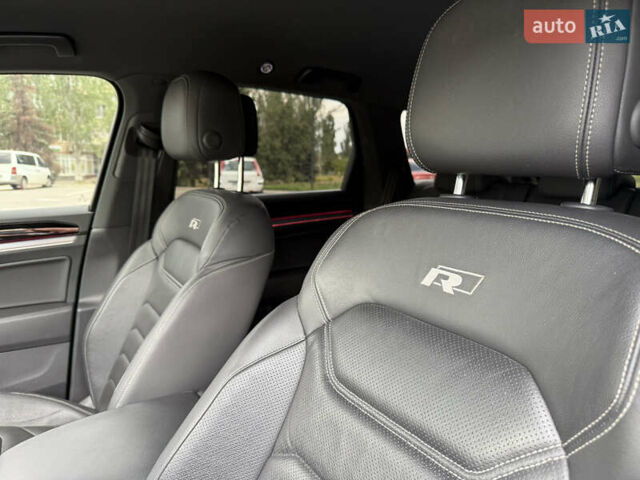 Чорний Фольксваген Туарег, об'ємом двигуна 3 л та пробігом 190 тис. км за 44500 $, фото 19 на Automoto.ua