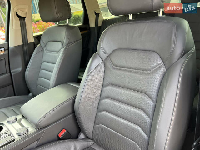 Чорний Фольксваген Туарег, об'ємом двигуна 2.97 л та пробігом 151 тис. км за 42900 $, фото 18 на Automoto.ua