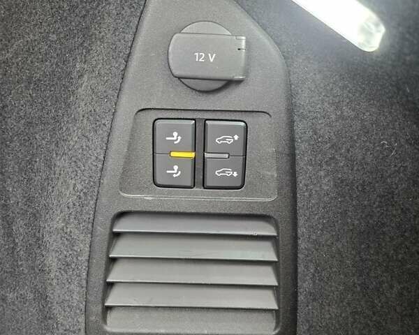 Черный Фольксваген Туарег, объемом двигателя 2.97 л и пробегом 135 тыс. км за 47000 $, фото 27 на Automoto.ua