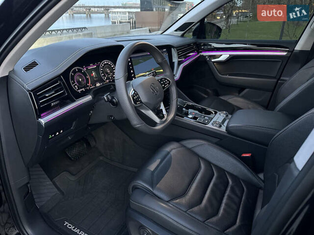 Черный Фольксваген Туарег, объемом двигателя 3 л и пробегом 229 тыс. км за 39999 $, фото 25 на Automoto.ua