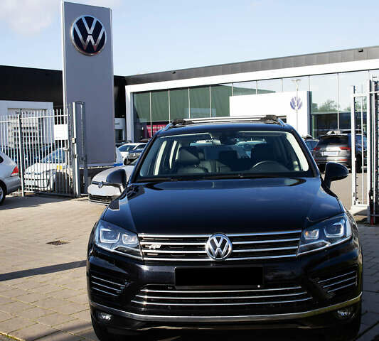 Чорний Фольксваген Туарег, об'ємом двигуна 3 л та пробігом 106 тис. км за 32519 $, фото 6 на Automoto.ua