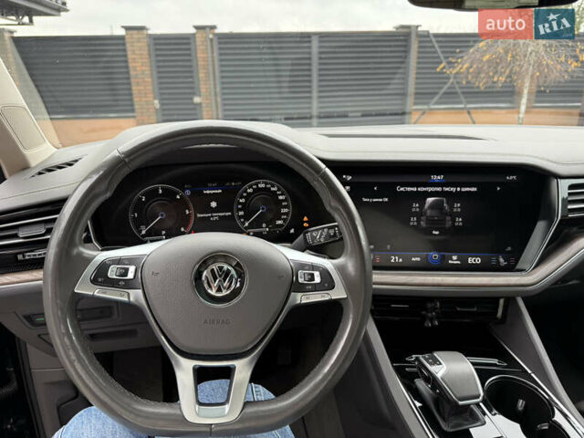 Черный Фольксваген Туарег, объемом двигателя 2.97 л и пробегом 135 тыс. км за 45500 $, фото 14 на Automoto.ua