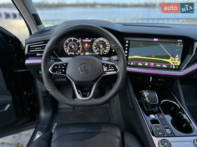 Черный Фольксваген Туарег, объемом двигателя 3 л и пробегом 229 тыс. км за 39999 $, фото 41 на Automoto.ua