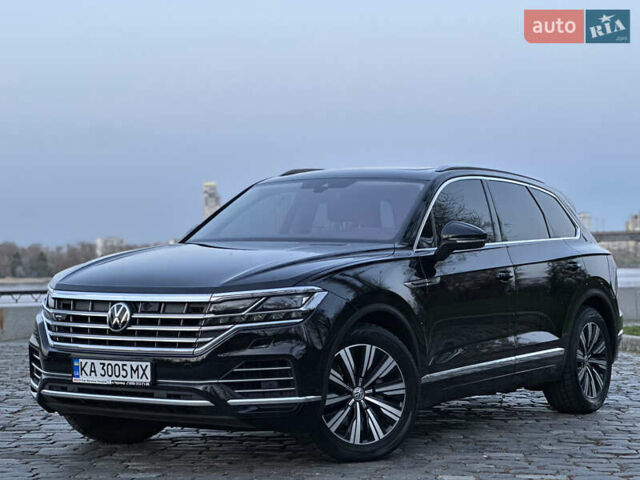 Черный Фольксваген Туарег, объемом двигателя 3 л и пробегом 229 тыс. км за 39999 $, фото 3 на Automoto.ua