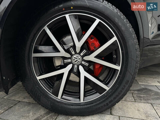 Чорний Фольксваген Туарег, об'ємом двигуна 3 л та пробігом 99 тис. км за 57888 $, фото 19 на Automoto.ua