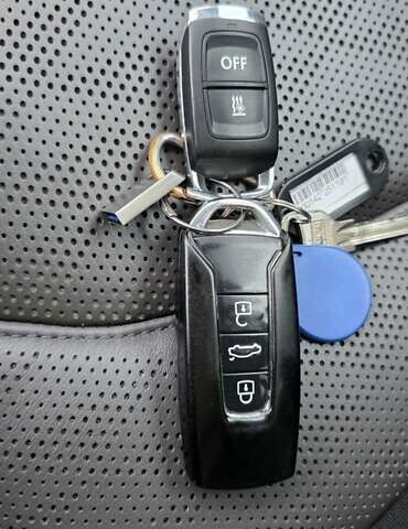 Черный Фольксваген Туарег, объемом двигателя 2.97 л и пробегом 180 тыс. км за 48500 $, фото 6 на Automoto.ua