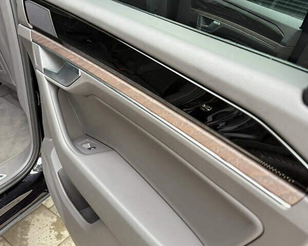 Черный Фольксваген Туарег, объемом двигателя 2.97 л и пробегом 135 тыс. км за 45500 $, фото 32 на Automoto.ua