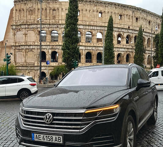 Черный Фольксваген Туарег, объемом двигателя 3 л и пробегом 248 тыс. км за 35000 $, фото 17 на Automoto.ua